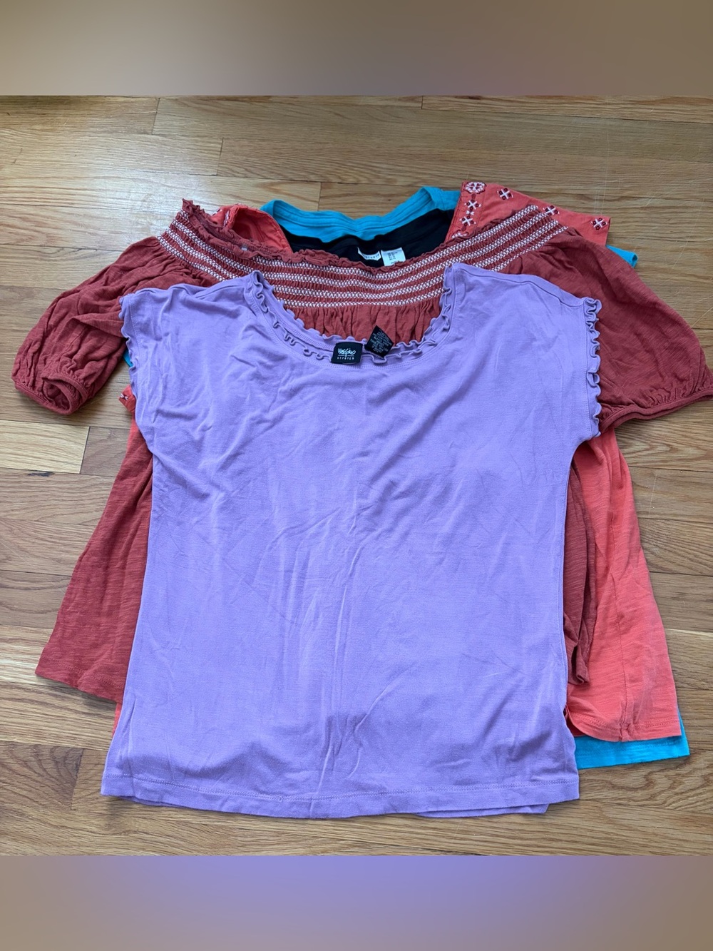 Women’s Tee Shirt Bundle - 5 Tops